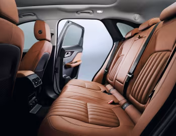Interior Jaguar F-Pace 20d AWD Portfolio [UK-spec] '2016–20
