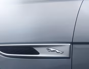 Jaguar F-Pace R-Dynamic [Worldwide] '2020–pr.