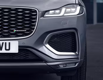 Jaguar F-Pace R-Dynamic [Worldwide] '2020–pr.