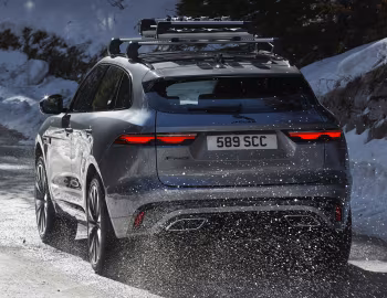 Jaguar F-Pace R-Dynamic Black Pack [Worldwide] '2020–pr.