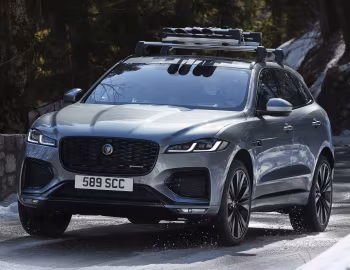 Jaguar F-Pace R-Dynamic Black Pack [Worldwide] '2020–pr.