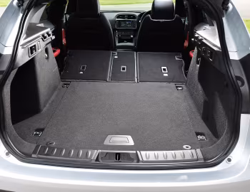 Ambos Jaguar F-Pace 20d AWD R-Sport [UK-spec] '2016–20