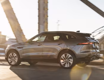 2021–pr. Jaguar F-Pace S [North America] '2021–pr.