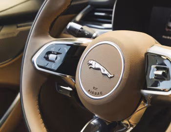 Interior 2021–pr. Jaguar F-Pace S [North America] '2021–pr.
