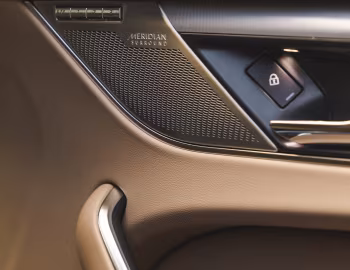 Interior 2021–pr. Jaguar F-Pace S [North America] '2021–pr.