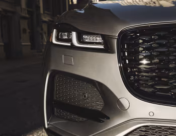 2021–pr. Jaguar F-Pace S [North America] '2021–pr.
