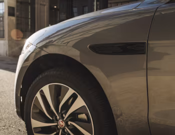 2021–pr. Jaguar F-Pace S [North America] '2021–pr.