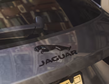 2021–pr. Jaguar F-Pace S [North America] '2021–pr.