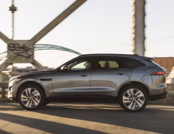 2021–pr. Jaguar F-Pace S [North America] '2021–pr.
