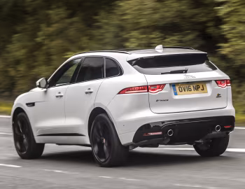 Jaguar F-Pace S 30d AWD [UK-spec] '2016–20