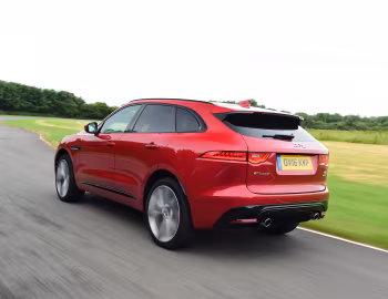 Jaguar F-Pace S 30d AWD [UK-spec] '2016–20