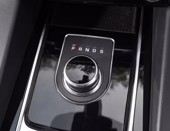 Interior Jaguar F-Pace S 30t AWD Prestige [UK-spec] '2016–20