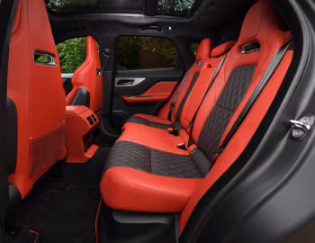 Interior Jaguar F-Pace SVR [UK-spec] '2019–21