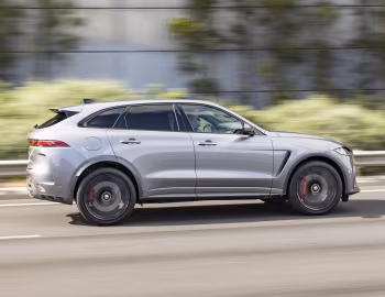 Jaguar F-Pace SVR [Australia] '2021–pr.