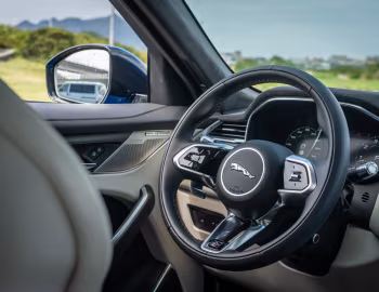Panel frontal Jaguar F-Pace SVR [Taiwan] '2022–pr.