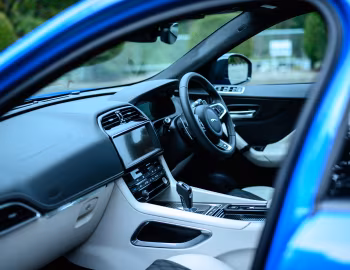 Interior Jaguar F-Pace SVR [Japan] '2019–21