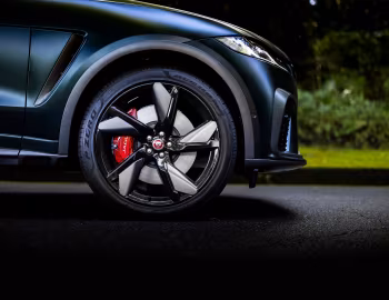Jaguar F-Pace SVR [Japan] '2021–pr.
