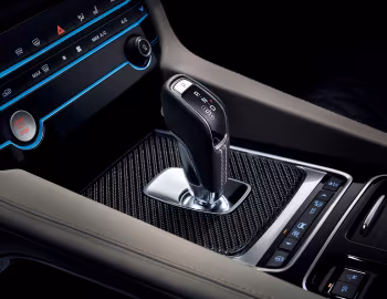 Interior Jaguar F-Pace SVR [Worldwide] '2018–20