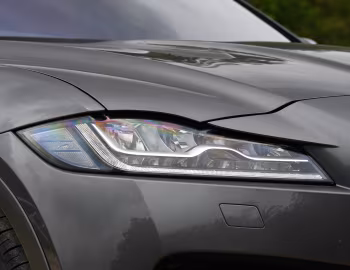 Jaguar F-Pace SVR [UK-spec] '2019–21