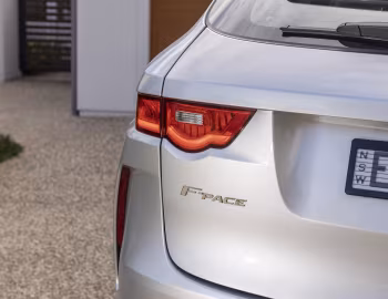 Jaguar F-Pace SVR [Australia] '2019–21
