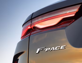 Jaguar F-Pace SVR [South Africa] '2021–pr.