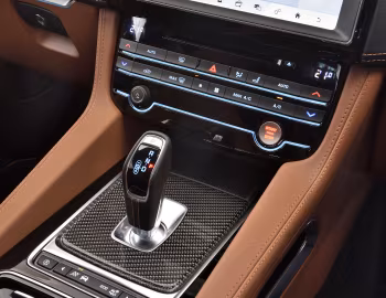 Interior Jaguar F-Pace SVR [South Africa] '2019–21