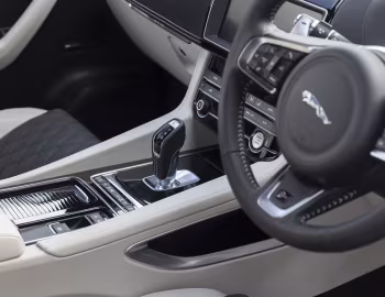 Interior Jaguar F-Pace SVR [Australia] '2019–21