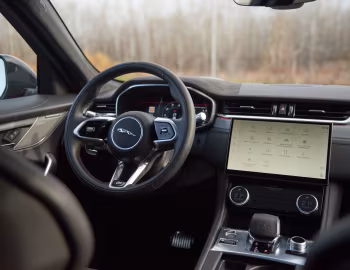 Panel frontal 2021–pr. Jaguar F-Pace SVR [North America] '2021–pr.