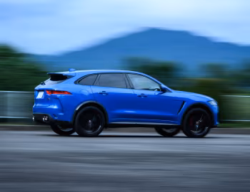 Jaguar F-Pace SVR [Japan] '2019–21