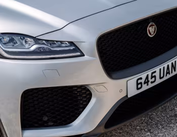 Jaguar F-Pace SVR [Worldwide] '2018–20