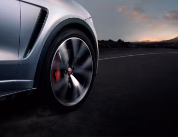 Jaguar F-Pace SVR [Worldwide] '2018–20