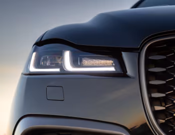 Jaguar F-Pace SVR [South Africa] '2021–pr.