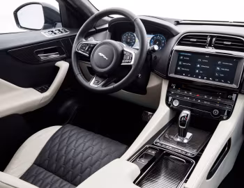 Interior Jaguar F-Pace SVR [Worldwide] '2018–20