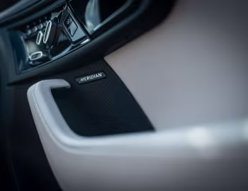 Interior Jaguar F-Type P300 R-Dynamic Convertible [Japan] '2020–24
