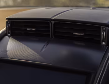 Interior Jaguar F-Type R Convertible [UK-spec] '2020–24