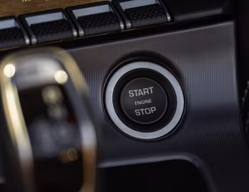 Interior Jaguar F-Type R Convertible [UK-spec] '2020–24