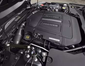 Bajo el capó Jaguar F-Type R Coupé [Japan] '2014–17