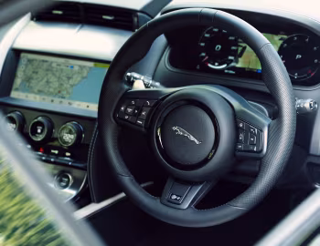 Interior Jaguar F-Type R Coupé [Japan] '2020–24