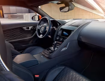 Interior 2017 Jaguar F-Type SVR Coupé [North America] '2016–17