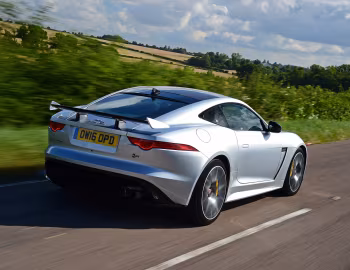 Jaguar F-Type SVR Coupé [UK-spec] '2016–17