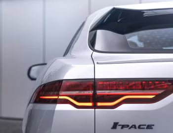 Jaguar I-Pace EV400 AWD HSE Black Pack [Worldwide] '2020–24