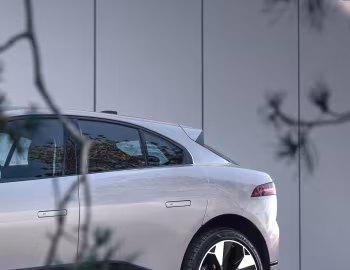 Jaguar I-Pace EV400 AWD HSE Black Pack [Worldwide] '2020–24