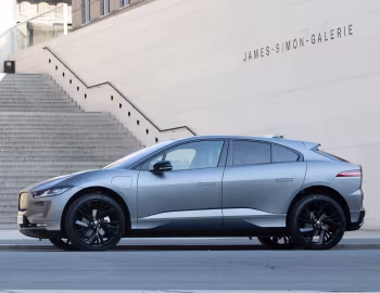 Jaguar I-Pace EV400 AWD R-Dynamic [Worldwide] '2023–24
