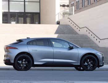 Jaguar I-Pace EV400 AWD R-Dynamic [Worldwide] '2023–24