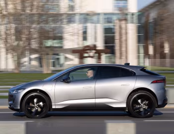 Jaguar I-Pace EV400 AWD R-Dynamic [Worldwide] '2023–24