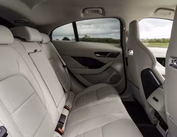 Interior Jaguar I-Pace EV400 AWD SE [UK-spec] '2020–24