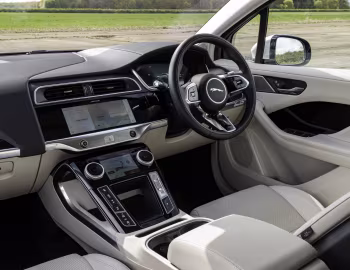 Interior Jaguar I-Pace EV400 AWD SE [UK-spec] '2020–24