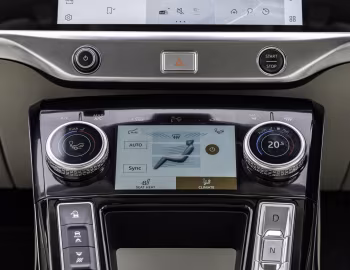 Interior Jaguar I-Pace EV400 AWD SE [UK-spec] '2020–24