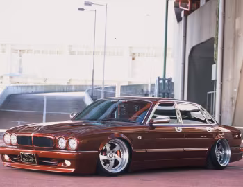J-Complete Jaguar XJR (X300) '1994–97