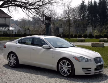 Loder1899 Jaguar XF '2008–12